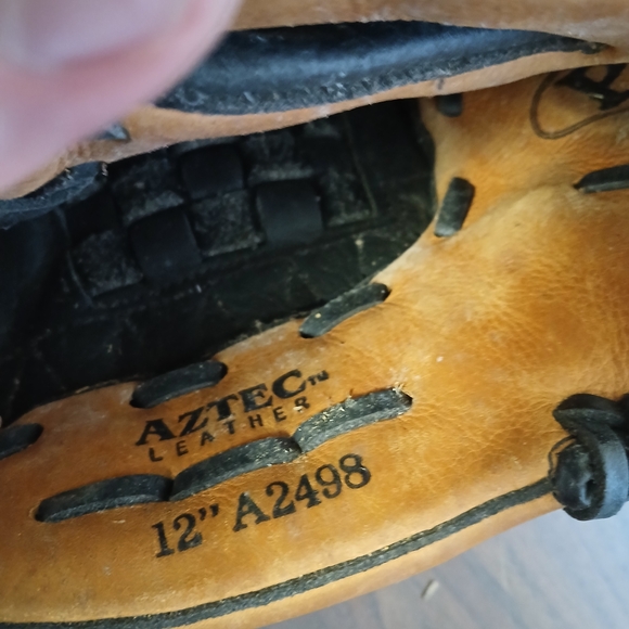 12-inch Wilson PRO A2498 baseball glove featuring Aztec leather - Picture 5 of 5